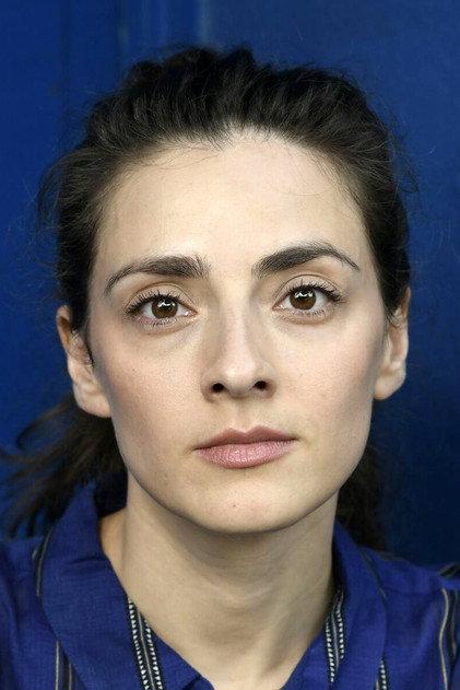 Seyneb Saleh - Actor Profile Photo