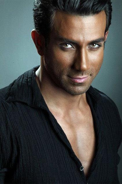 Arash Mohajer - Actor Profile Photo