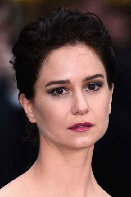 Katherine Waterston - Actor Profile Photo