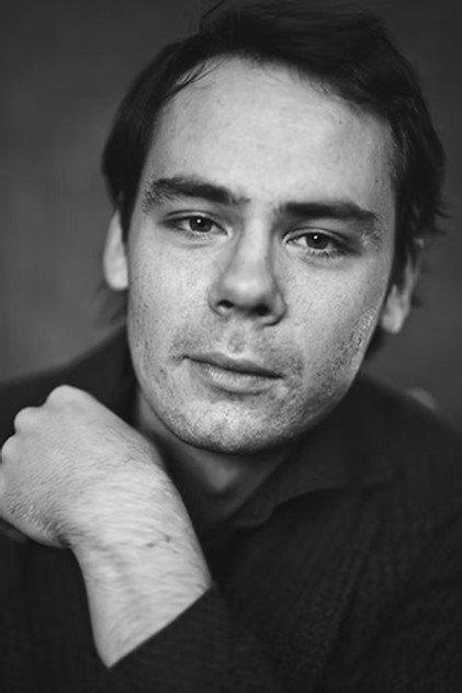 Simon Roper - Actor Profile Photo