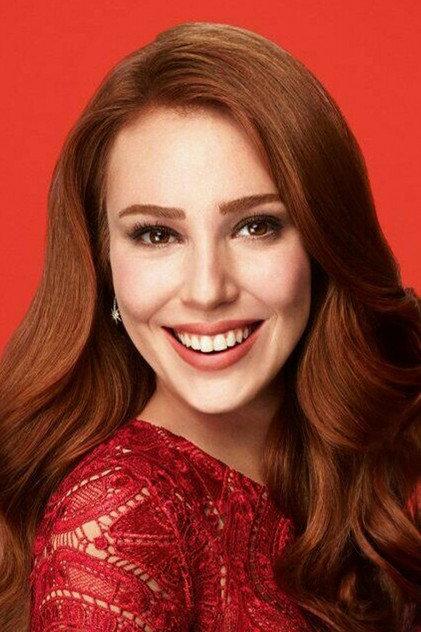 Elçin Sangu - Actor Profile Photo