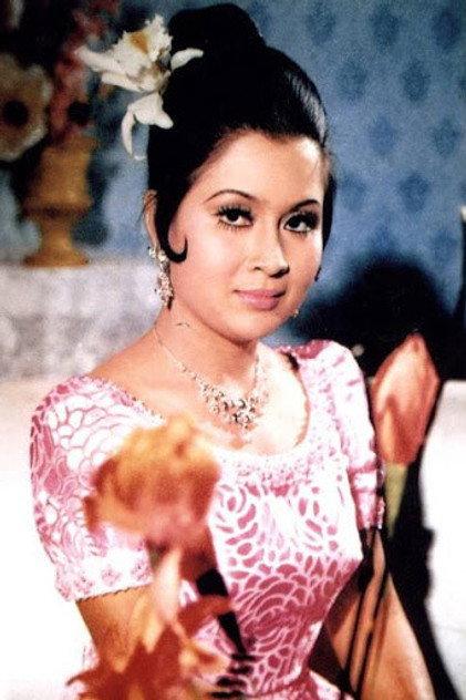 Petchara Chaowarat - Actor Profile Photo