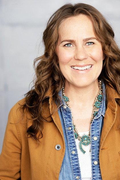 Ali Hanson - Actor Profile Photo