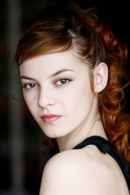 Céline Perreau - Actor Profile Photo