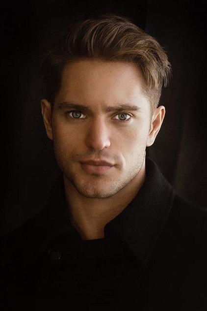 Louis Hunter - Actor Profile Photo