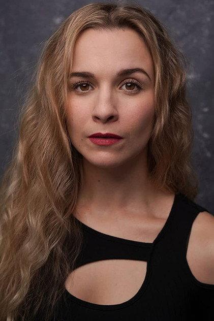 Moli Hall - Actor Profile Photo