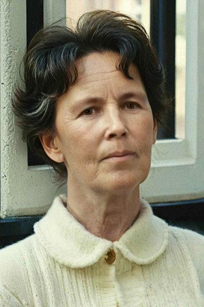 Simone de Bollardière - Actor Profile Photo