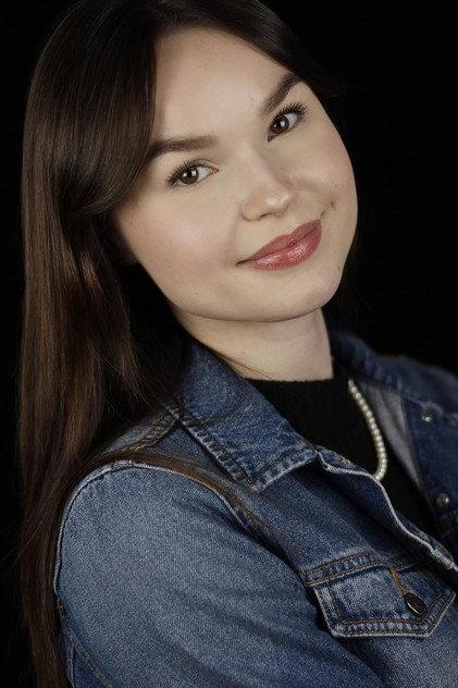 Deanna Dressel - Actor Profile Photo