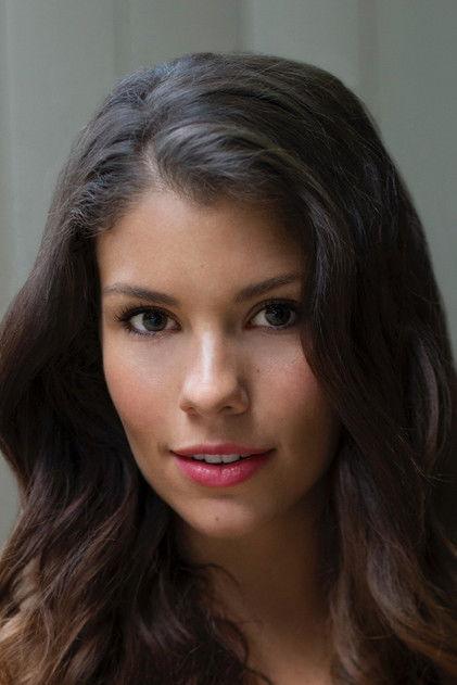 Sarah Troyer - Actor Profile Photo