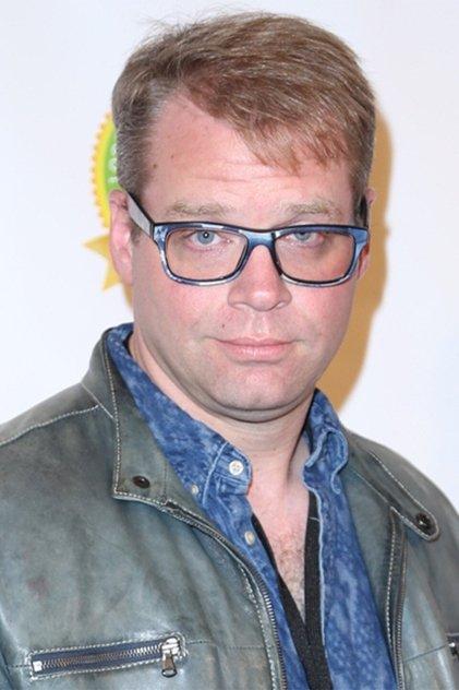 Kiff VandenHeuvel - Actor Profile Photo