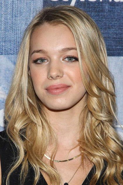 Sadie Calvano - Actor Profile Photo