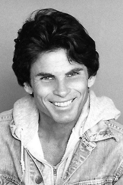 Zooey Hall - Actor Profile Photo
