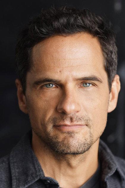 Scott Daniel Johnson - Actor Profile Photo
