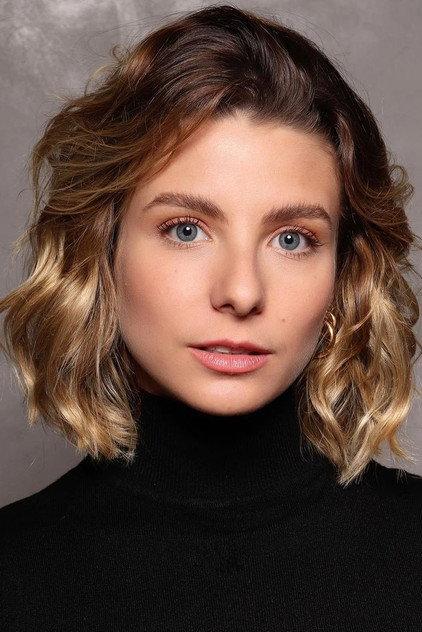 Julia Foti - Actor Profile Photo
