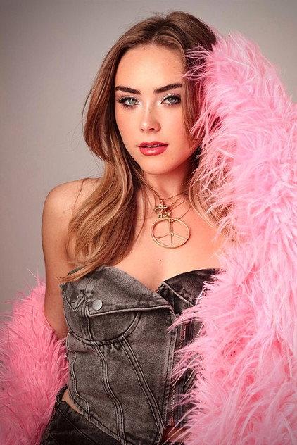 Mila Nabours - Actor Profile Photo