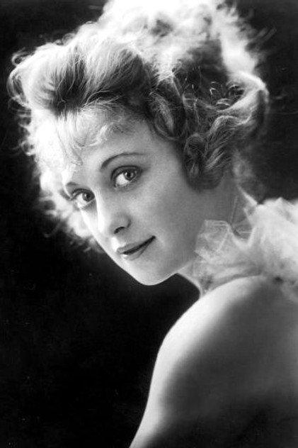 Jackie Saunders - Actor Profile Photo