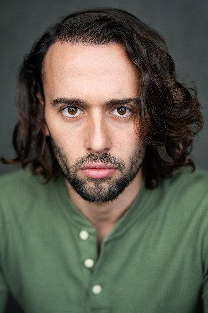 Max Dinnen - Actor Profile Photo