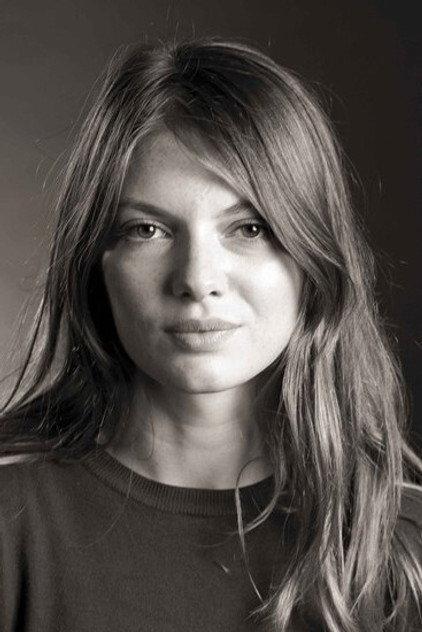Ambre Pietri - Actor Profile Photo