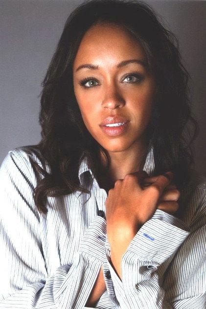 Shanti Lowry - Actor Profile Photo