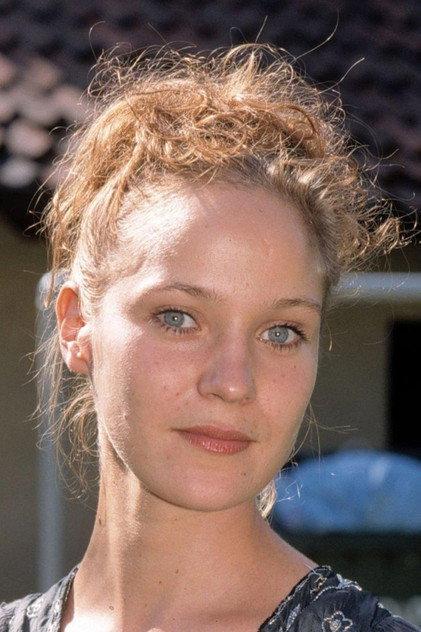 Jeanette Hain - Actor Profile Photo