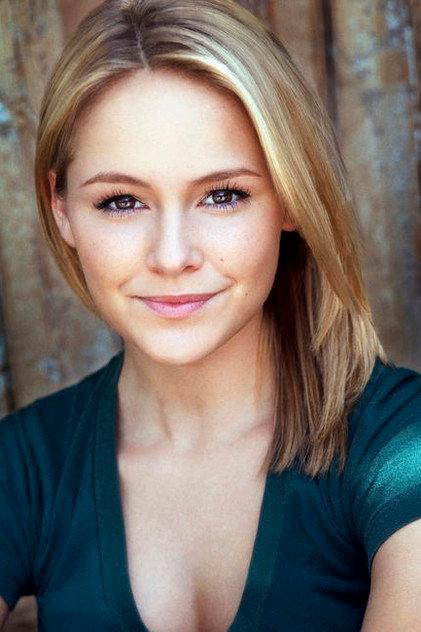 Cassi Thomson - Actor Profile Photo