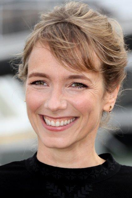 Julie-Anne Roth - Actor Profile Photo