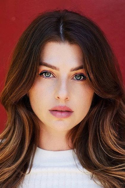 Julia Valentine Larson - Actor Profile Photo