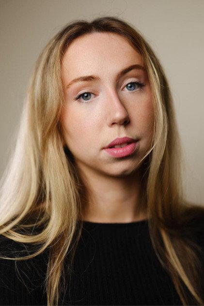 Annabelle Stewart - Actor Profile Photo