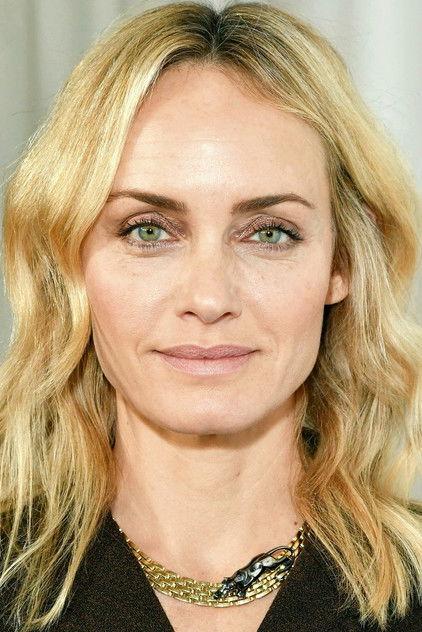 Amber Valletta - Actor Profile Photo