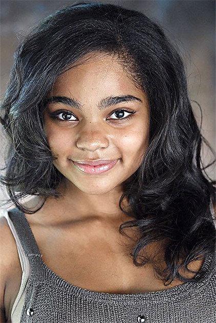 Linzie Gray - Actor Profile Photo