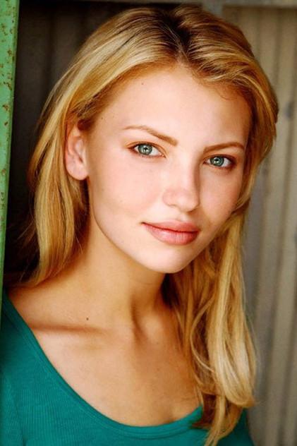 Evelina Turen - Actor Profile Photo