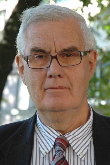 Georg Apenes - Actor Profile Photo