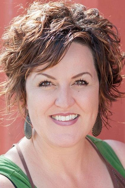 Queenie van de Zandt - Actor Profile Photo