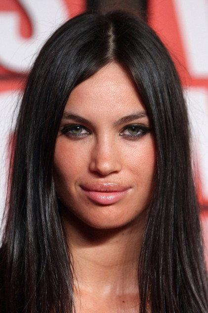 Alina Puscau - Actor Profile Photo