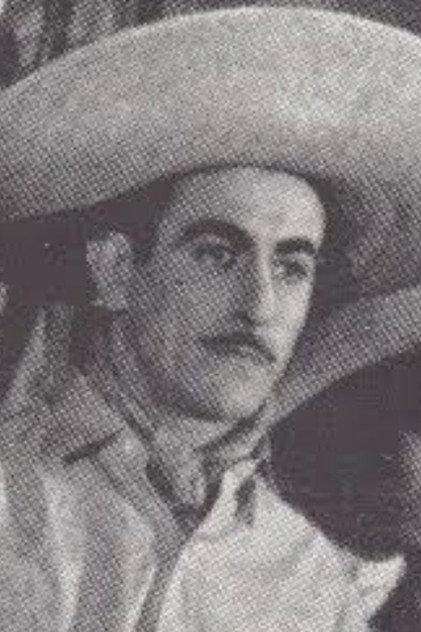 Julio Ahuet - Actor Profile Photo