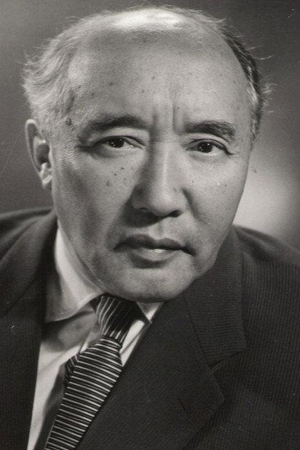 Mukhtar Auezov - Actor Profile Photo