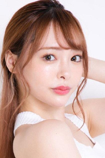 Yuna Ogura - Actor Profile Photo