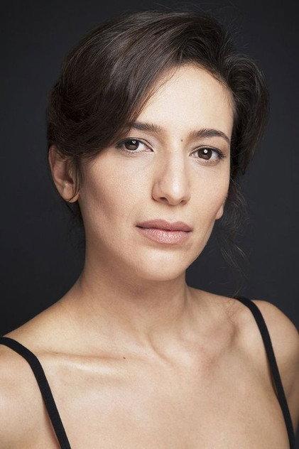 Nihal Yalçın - Actor Profile Photo