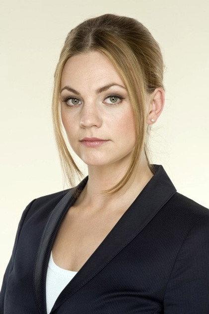 Anna Bertheau - Actor Profile Photo