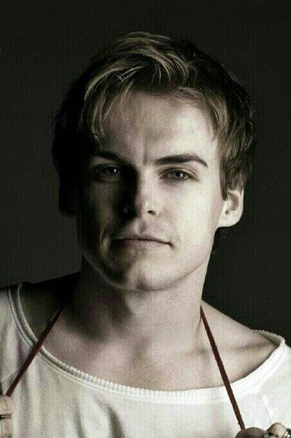 Landher Iturbe - Actor Profile Photo