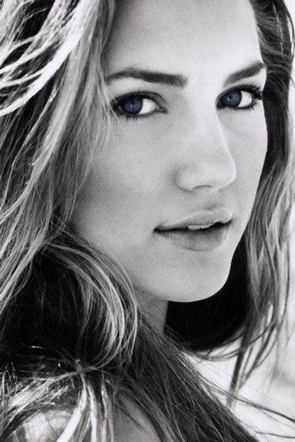 Christie Abbott - Actor Profile Photo