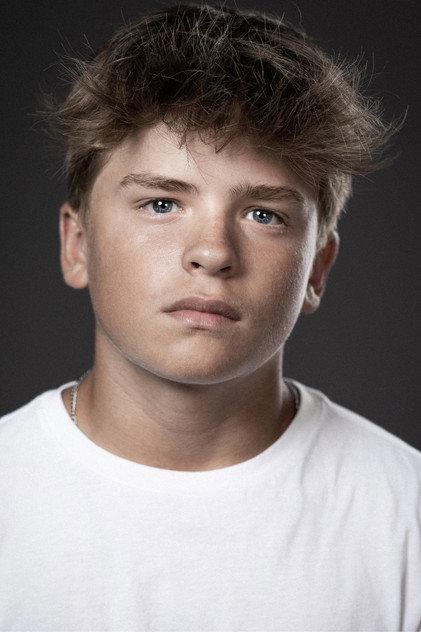 Sutton Johnston - Actor Profile Photo