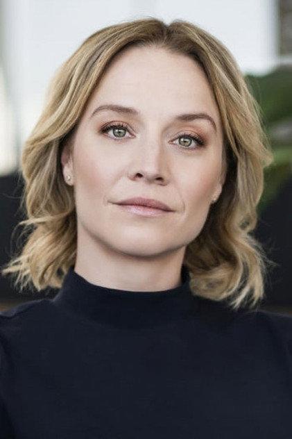 Marie-Évelyne Baribeau - Actor Profile Photo