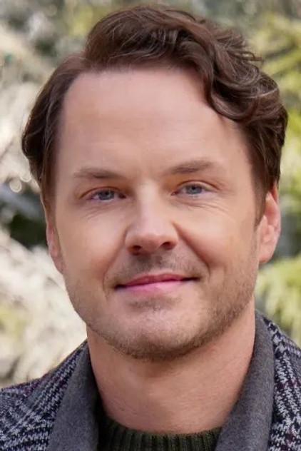 Paul Campbell - Actor Profile Photo