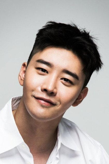 Kim Kwon - Actor Profile Photo