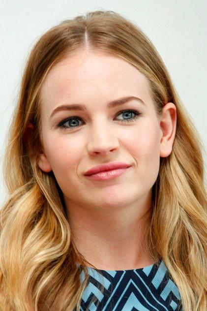 Britt Robertson - Actor Profile Photo