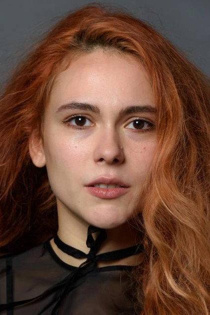 Luna Pilić - Actor Profile Photo