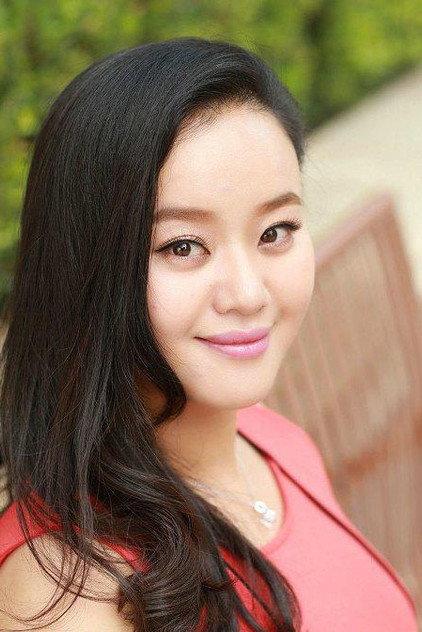 He He - Actor Profile Photo