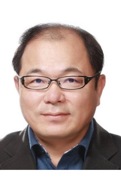 Yoo Hyung-gwan - Actor Profile Photo