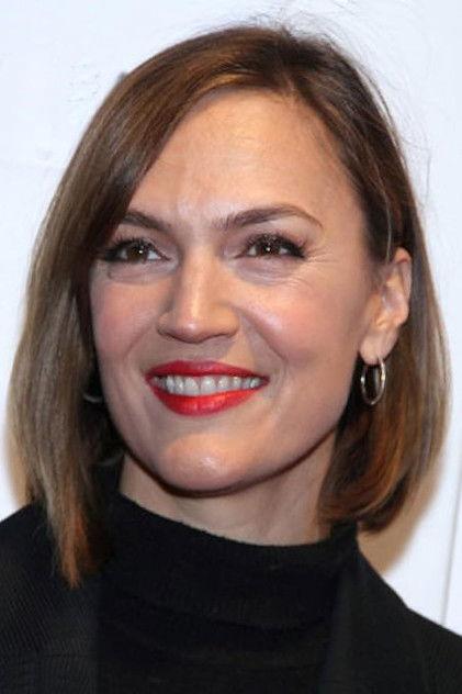 Lesley Fera - Actor Profile Photo